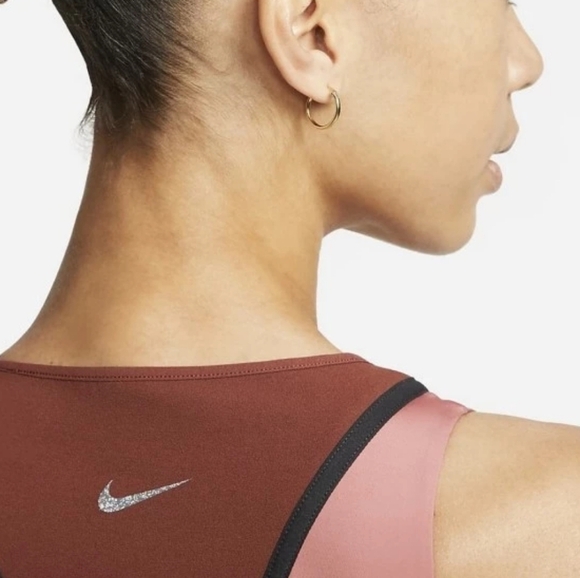 NWT Nike Yoga Dri Fit Infinilon Luxe Crop Tank Top Size 3X - Picture 5 of 11